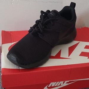 Women's Nike Roche One